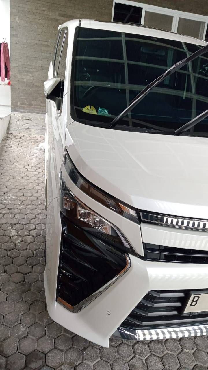 2020 Toyota Voxy 2.0L AT 2020 Toyota Voxy 2.0L AT