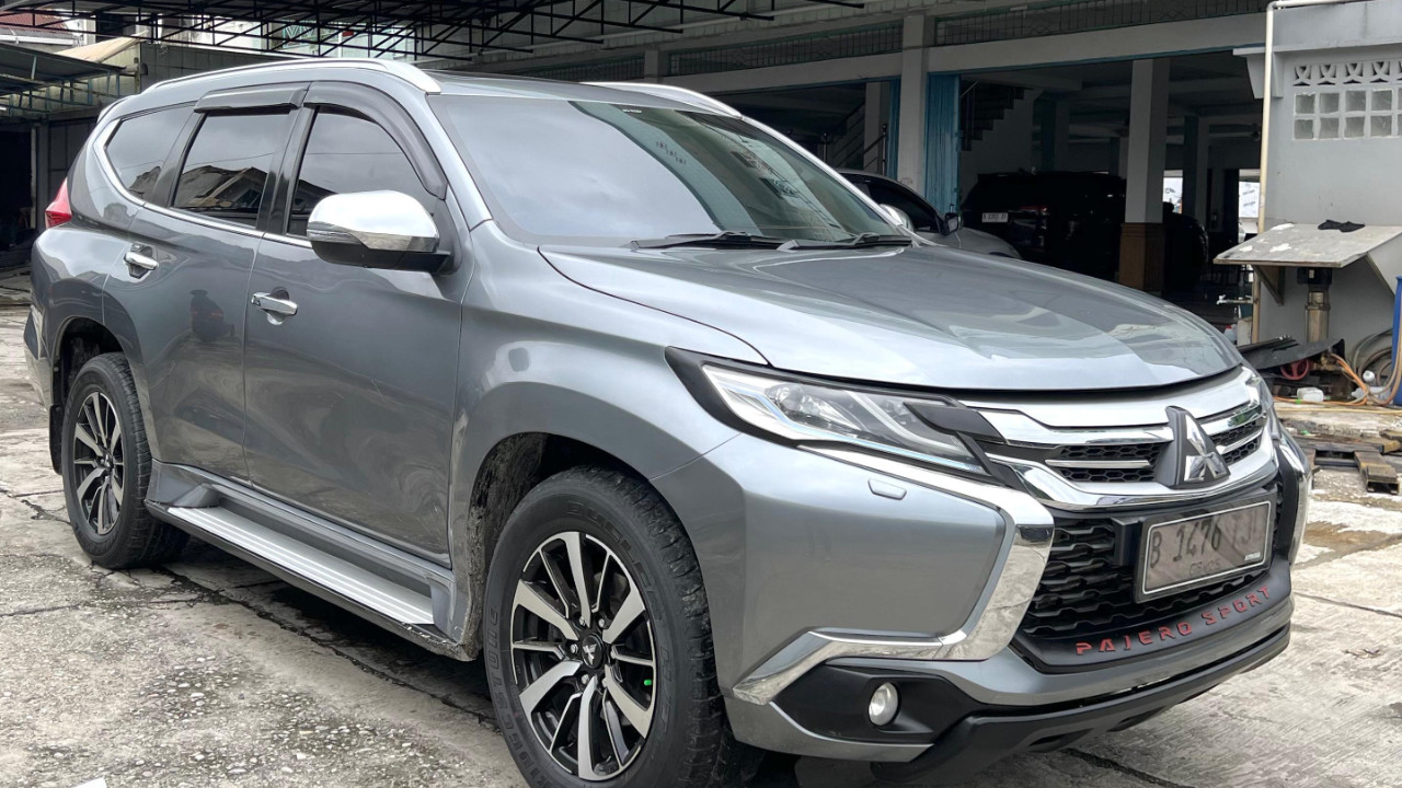 2016 Mitsubishi Pajero Sport Dakar AT 4x2 2016 Mitsubishi Pajero Sport Dakar AT 4x2