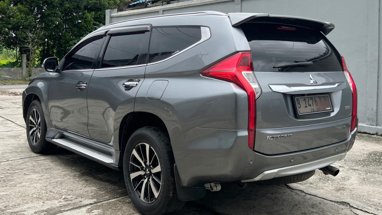 2016 Mitsubishi Pajero Sport Dakar AT 4x2 2016 Mitsubishi Pajero Sport Dakar AT 4x2