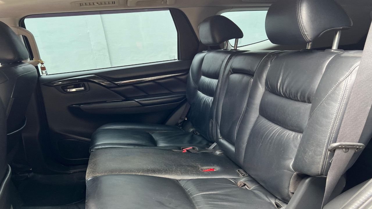 2016 Mitsubishi Pajero Sport Dakar AT 4x2 2016 Mitsubishi Pajero Sport Dakar AT 4x2