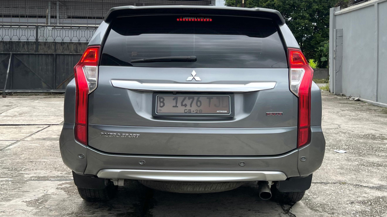 2016 Mitsubishi Pajero Sport Dakar AT 4x2 2016 Mitsubishi Pajero Sport Dakar AT 4x2