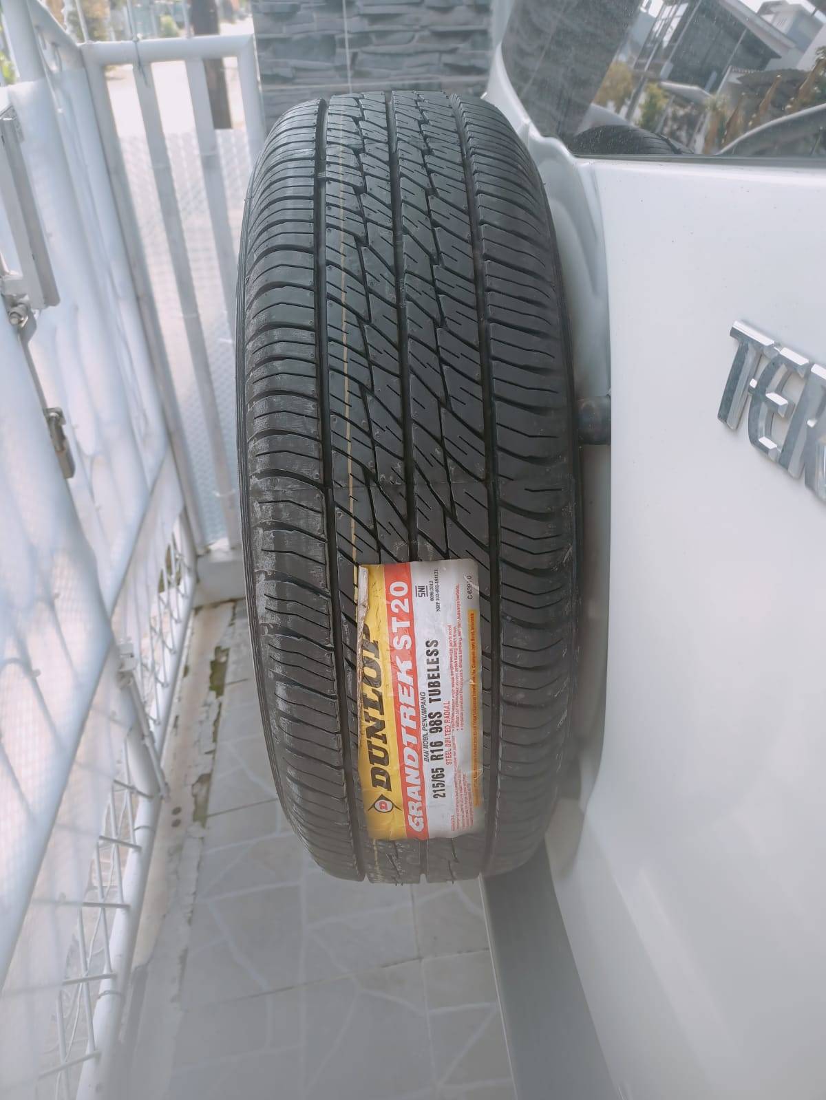 2014 Daihatsu Terios TS Extra 1.5L MT 2014 Daihatsu Terios TS Extra 1.5L MT