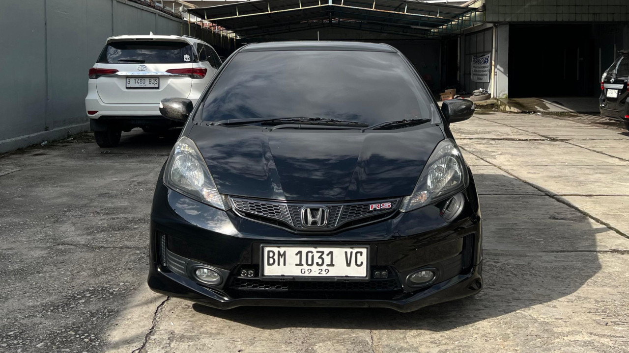 Second Hand 2014 Honda Jazz RS CVT Second Hand 2014 Honda Jazz RS CVT
