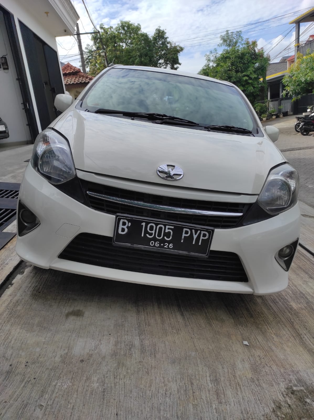 2016 Toyota Agya  E M/T 2016 Toyota Agya  E M/T