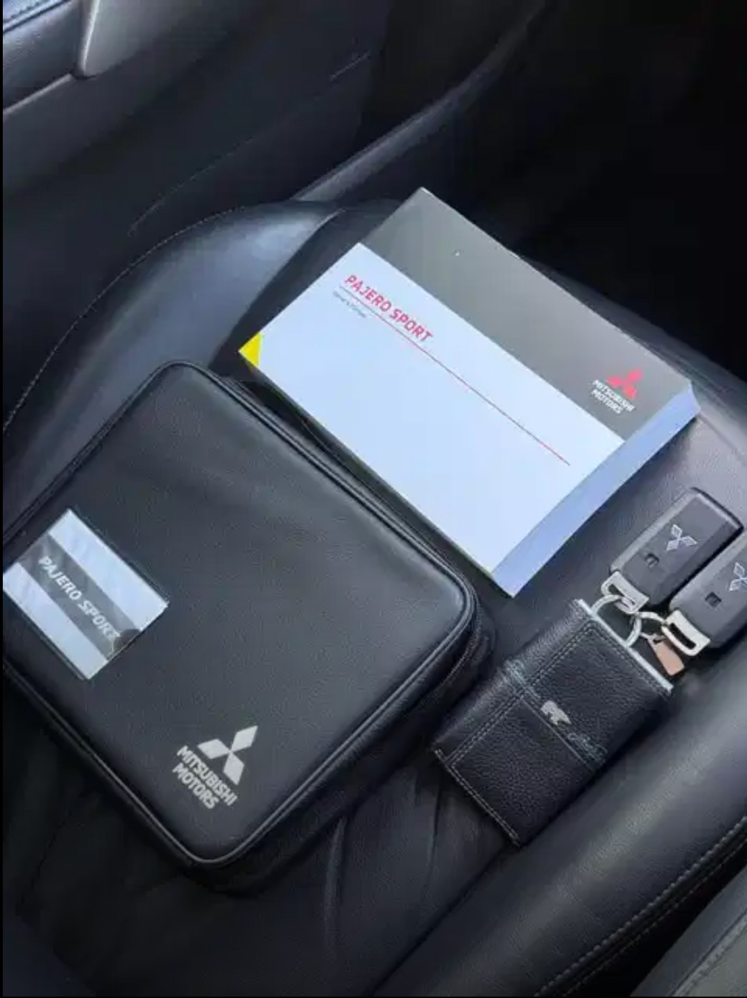 2021 Mitsubishi Pajero Sport Dakar AT 4x2 2021 Mitsubishi Pajero Sport Dakar AT 4x2