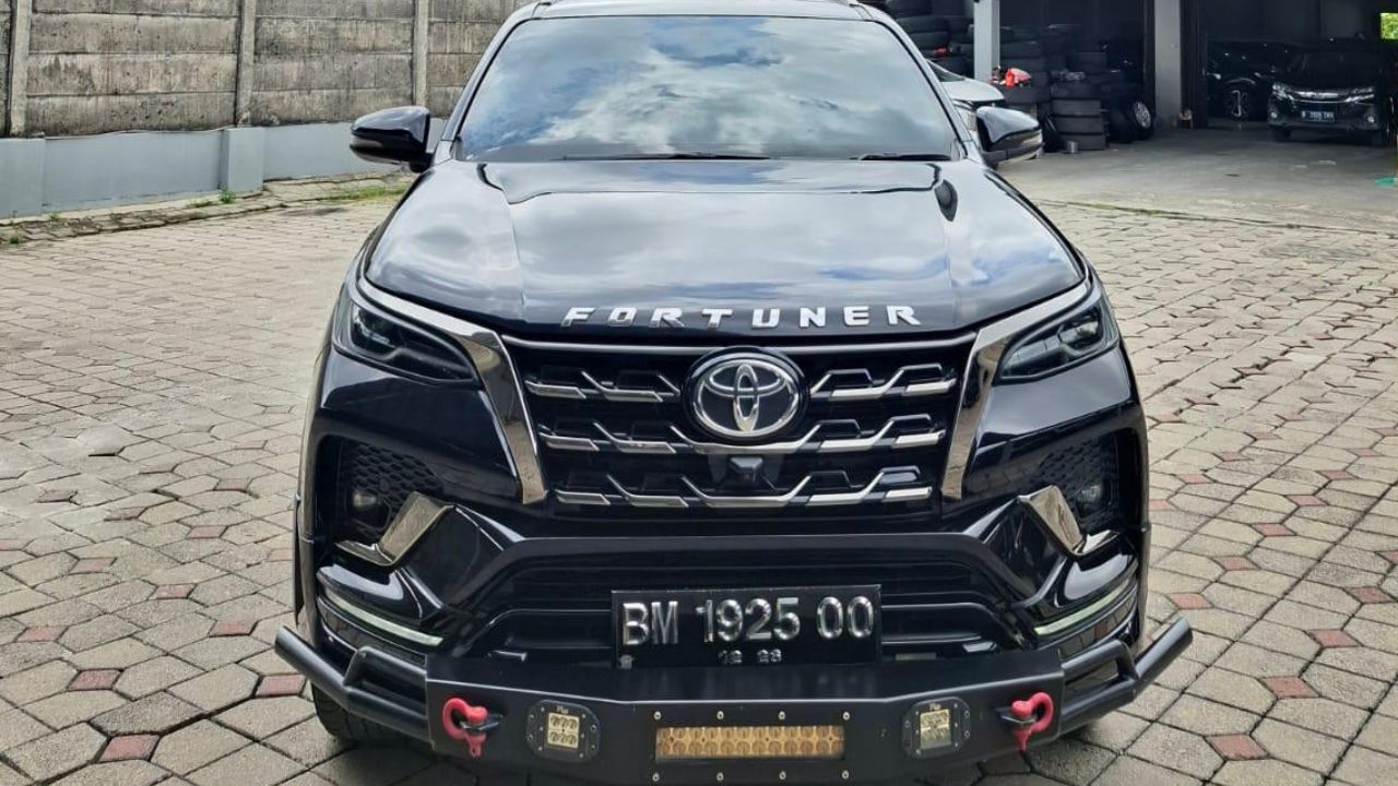 2021 Toyota Fortuner 2.4 GR Sport AT