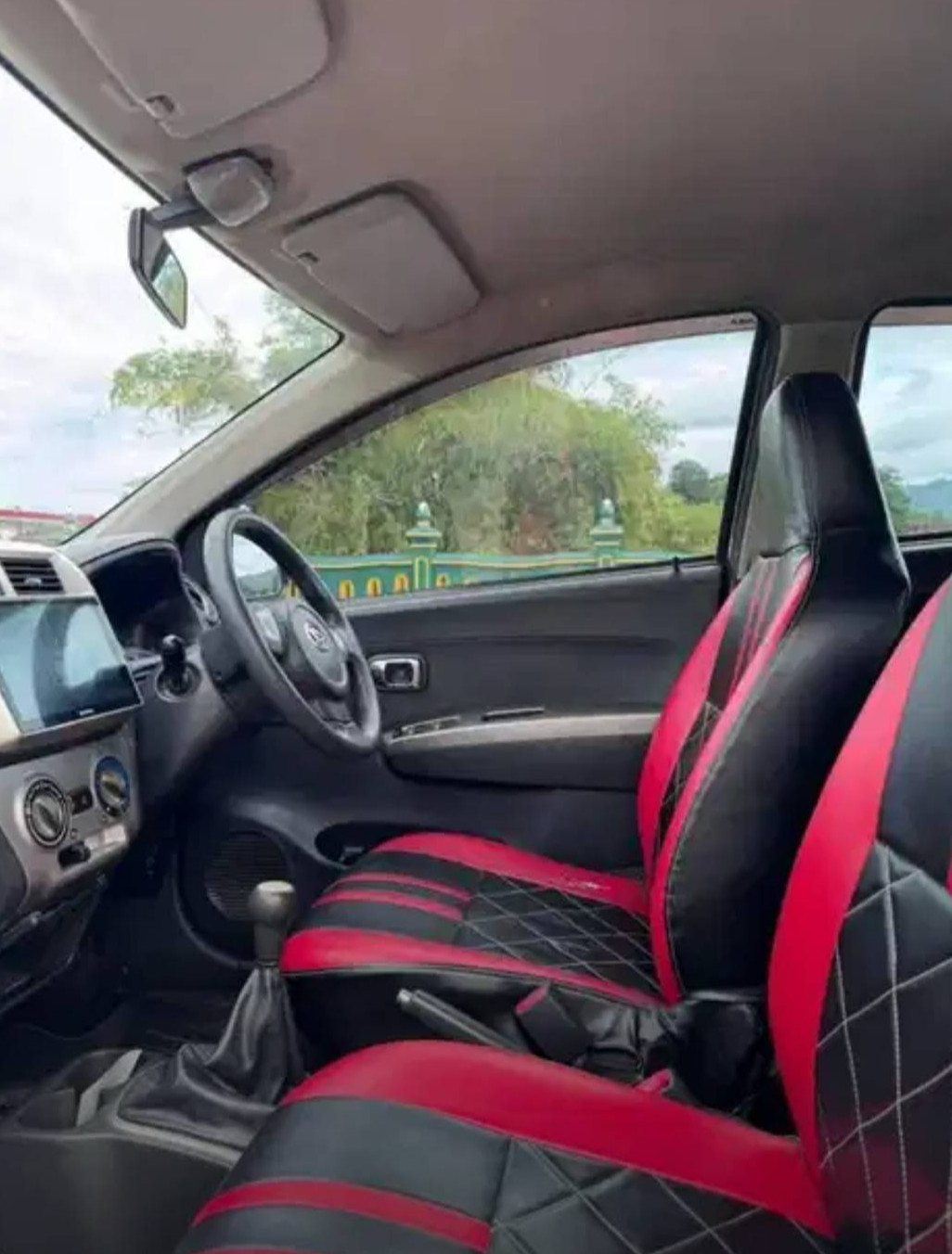 2015 Daihatsu Ayla  1.0 X MT 2015 Daihatsu Ayla  1.0 X MT