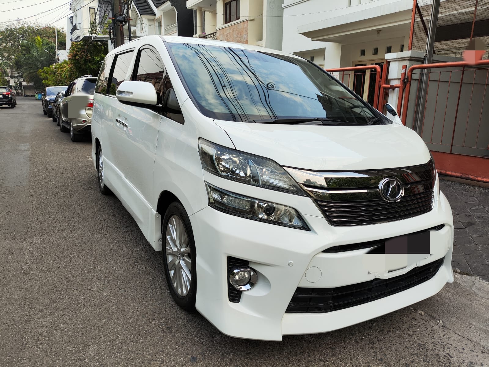 Second Hand 2012 Toyota Vellfire Second Hand 2012 Toyota Vellfire