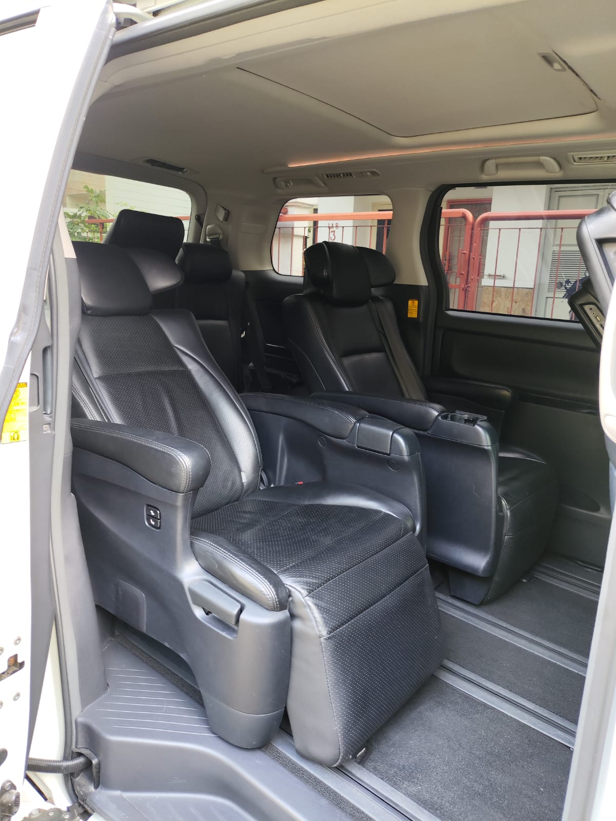 2012 Toyota Vellfire 2012 Toyota Vellfire