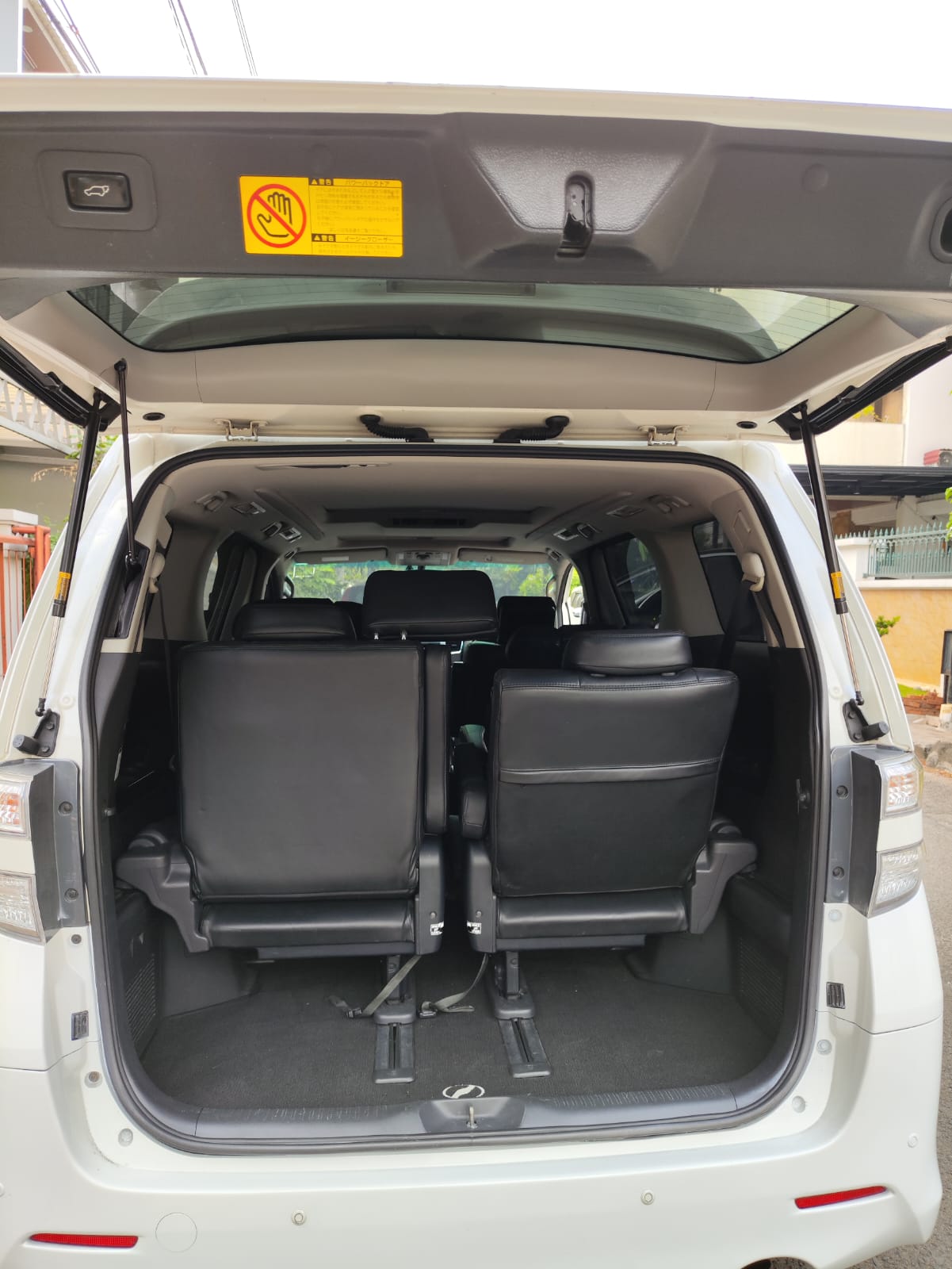 2012 Toyota Vellfire 2012 Toyota Vellfire