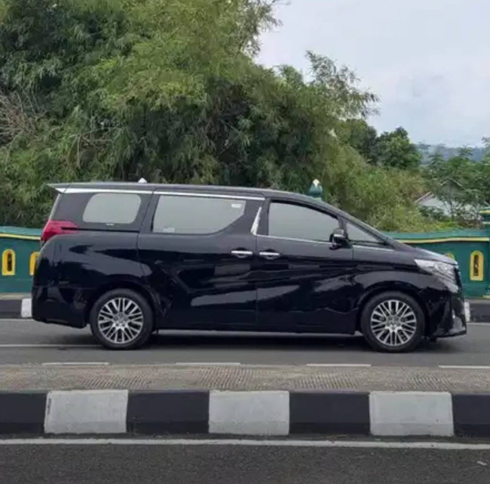 2018 Toyota Alphard  2.5 G A/T 2018 Toyota Alphard  2.5 G A/T