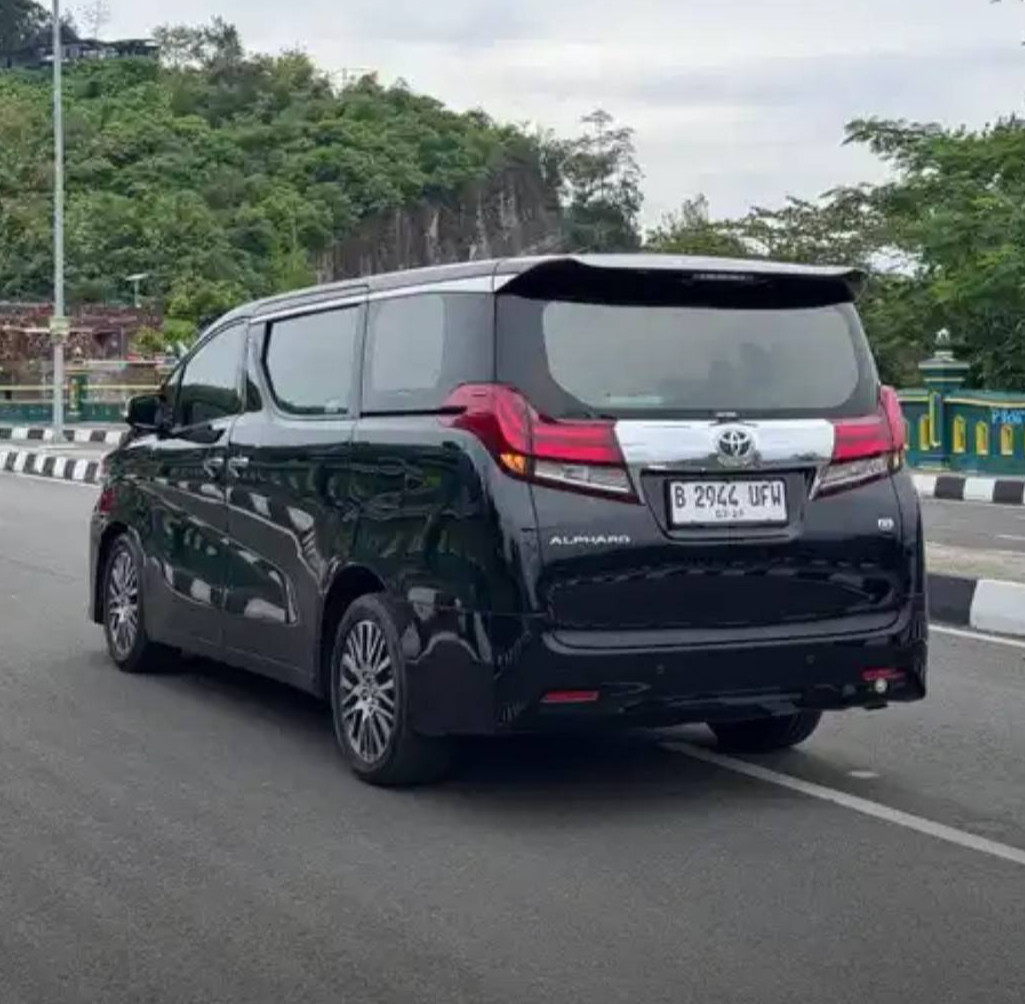 2018 Toyota Alphard  2.5 G A/T 2018 Toyota Alphard  2.5 G A/T