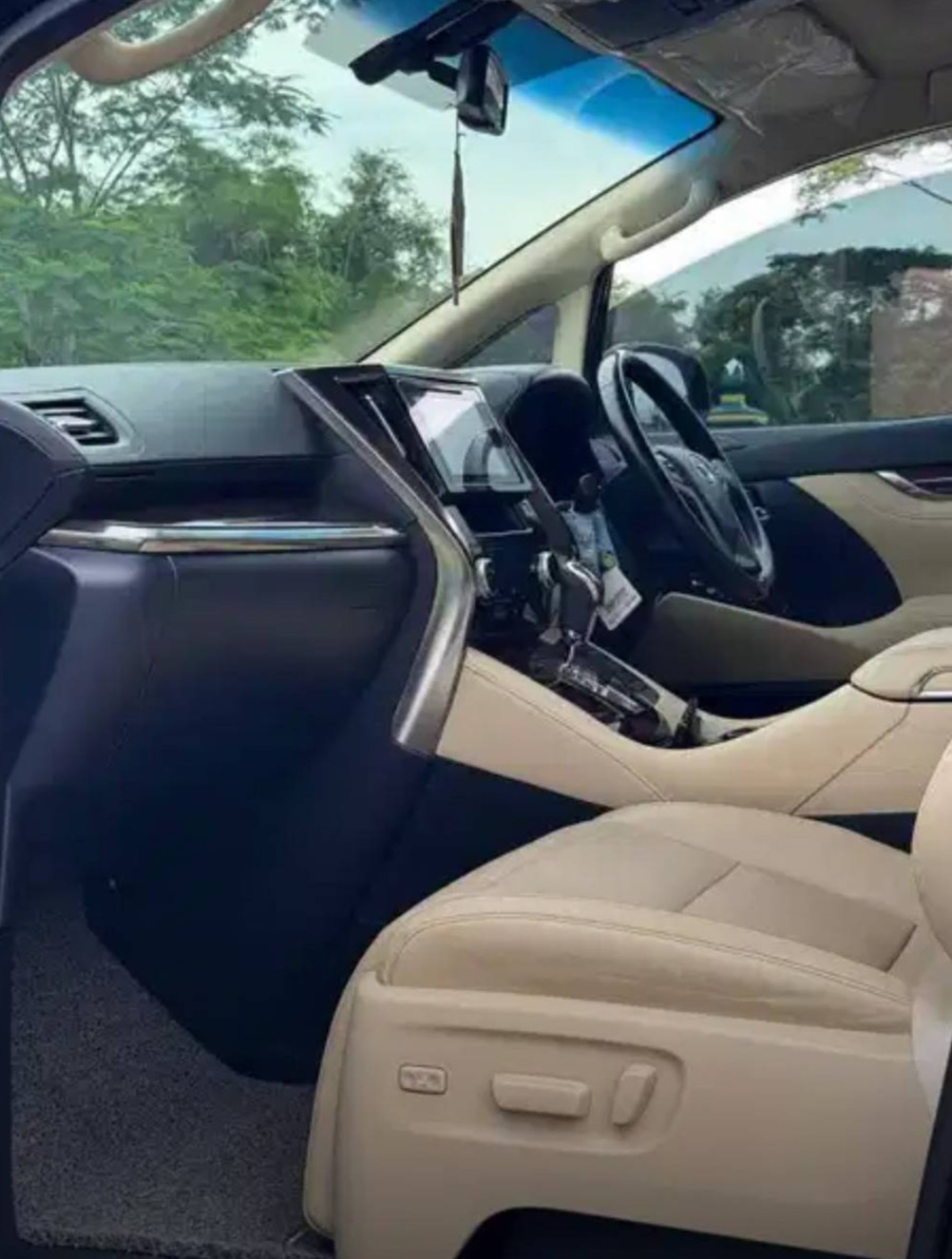 2018 Toyota Alphard  2.5 G A/T 2018 Toyota Alphard  2.5 G A/T