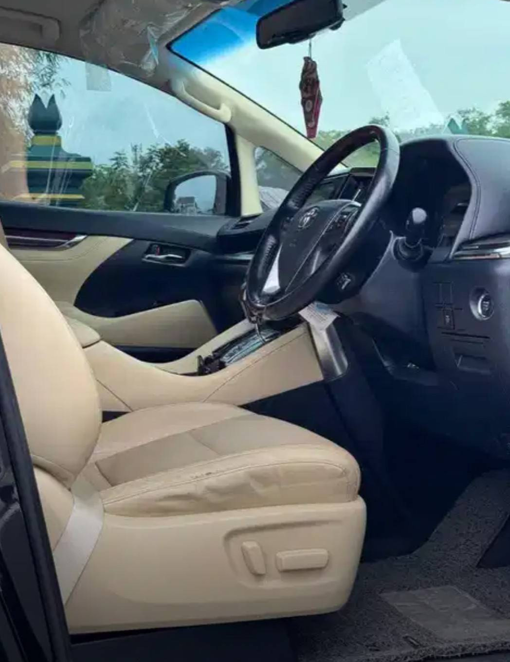 2018 Toyota Alphard  2.5 G A/T 2018 Toyota Alphard  2.5 G A/T