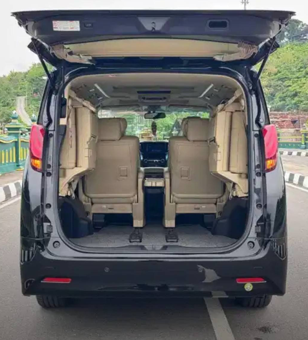 2018 Toyota Alphard  2.5 G A/T 2018 Toyota Alphard  2.5 G A/T