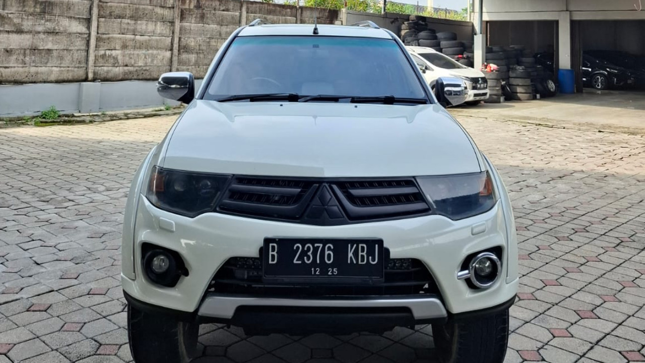2014 Mitsubishi Pajero Sport Dakar AT 4x2