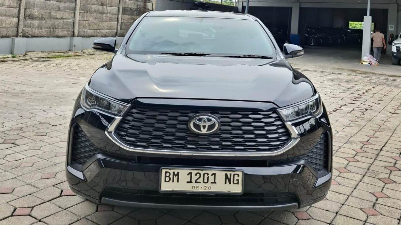 Second Hand 2023 Toyota Kijang Innova Zenix Hybrid EV Second Hand 2023 Toyota Kijang Innova Zenix Hybrid EV