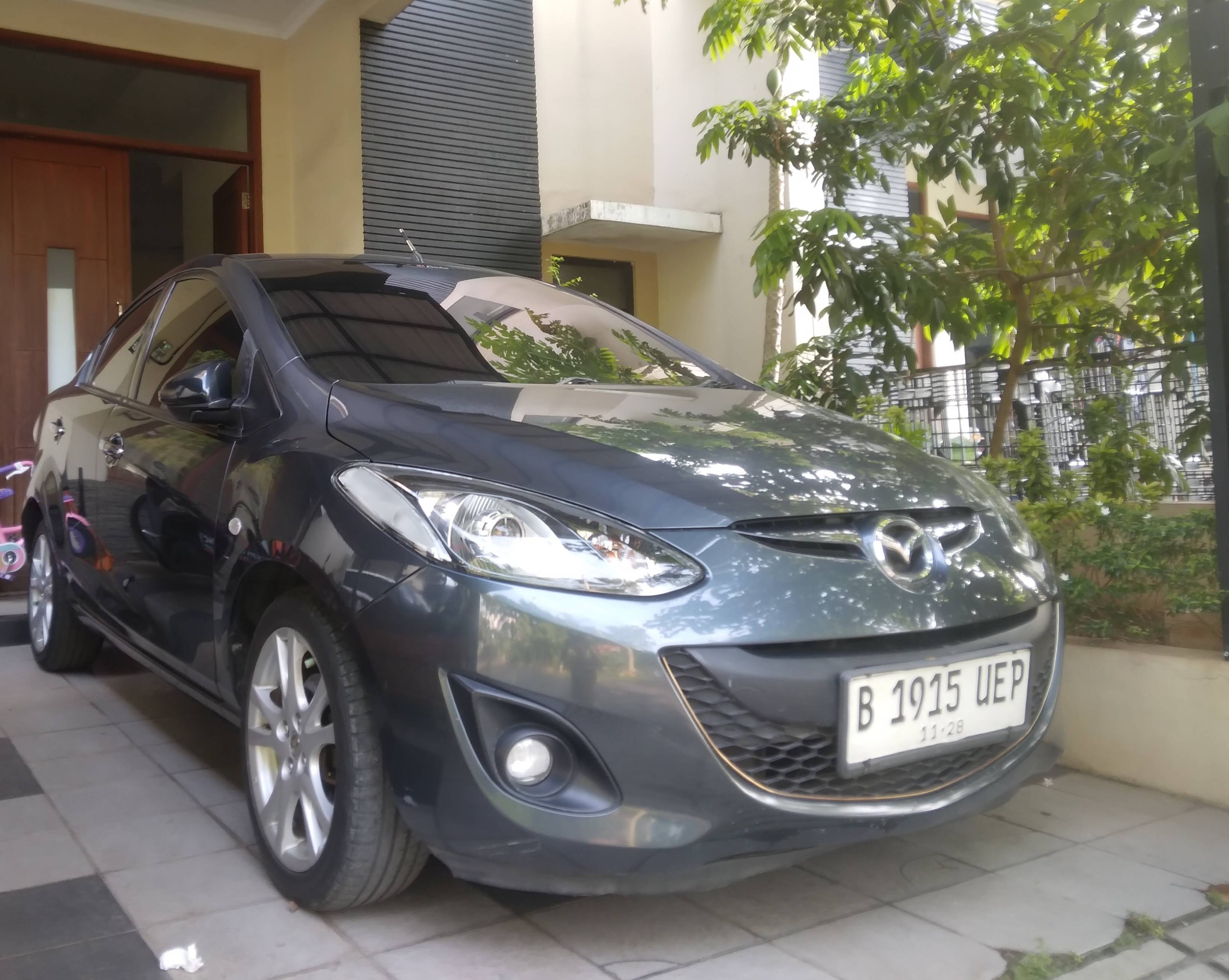 2010 Mazda 2  Sedan S 1.5L AT Bekas 2010 Mazda 2  Sedan S 1.5L AT Bekas