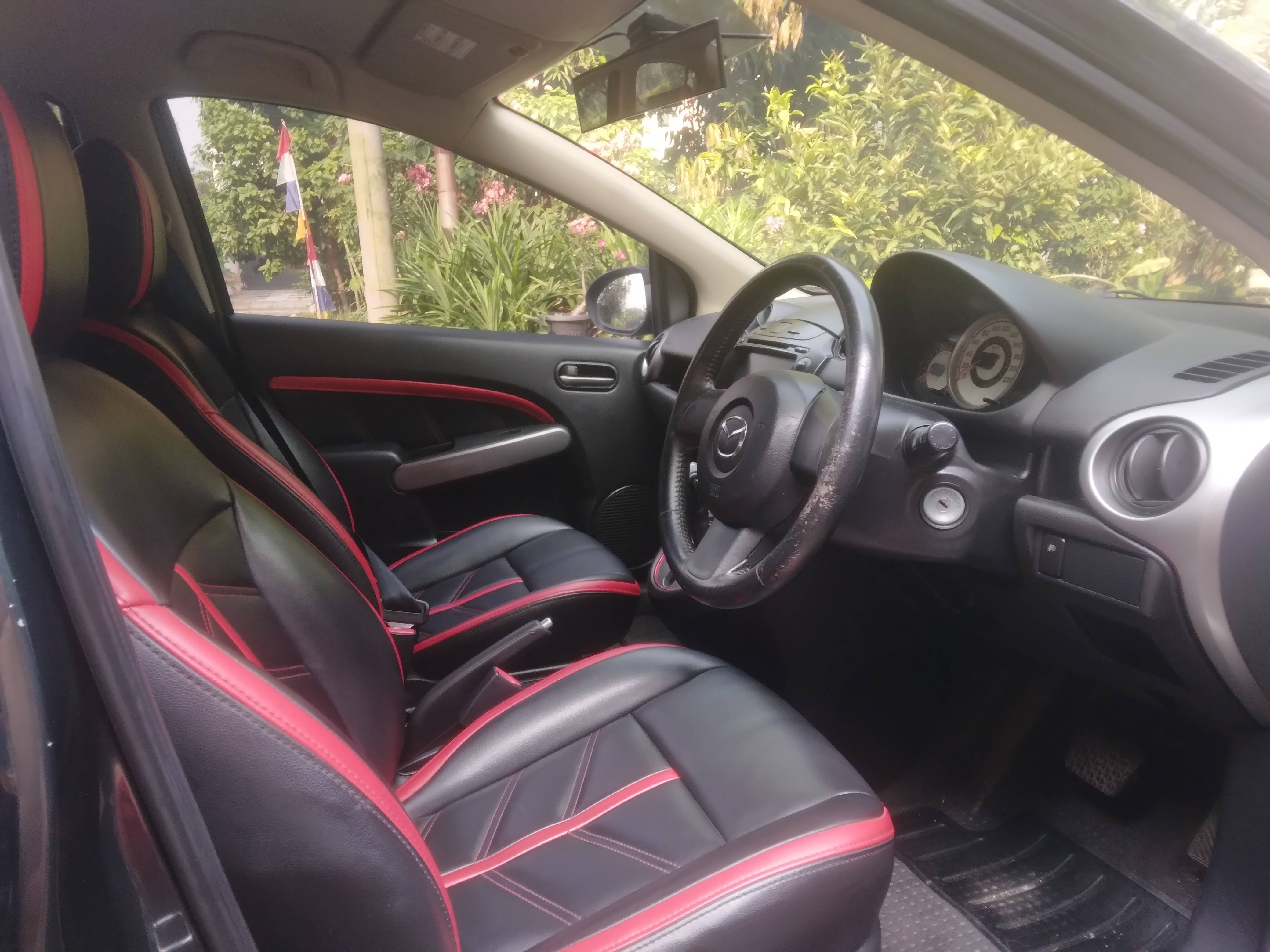 2010 Mazda 2  Sedan S 1.5L AT 2010 Mazda 2  Sedan S 1.5L AT