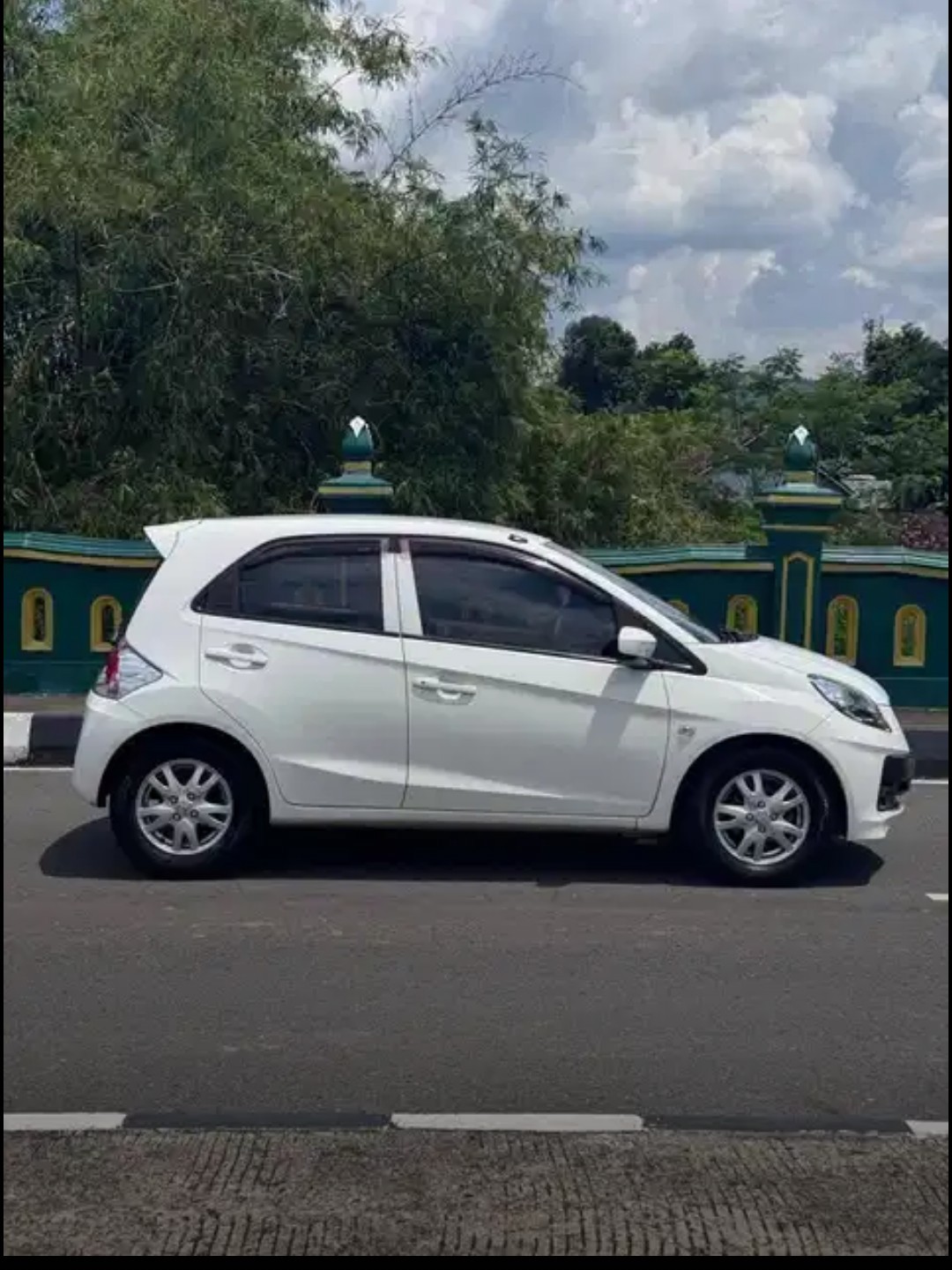 2015 Honda Brio  1.2 E AT 2015 Honda Brio  1.2 E AT