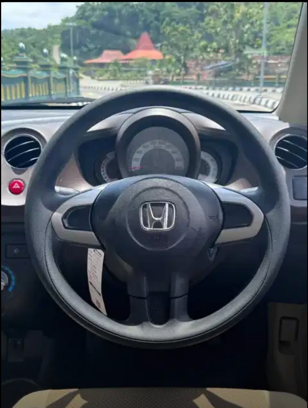 2015 Honda Brio  1.2 E AT 2015 Honda Brio  1.2 E AT