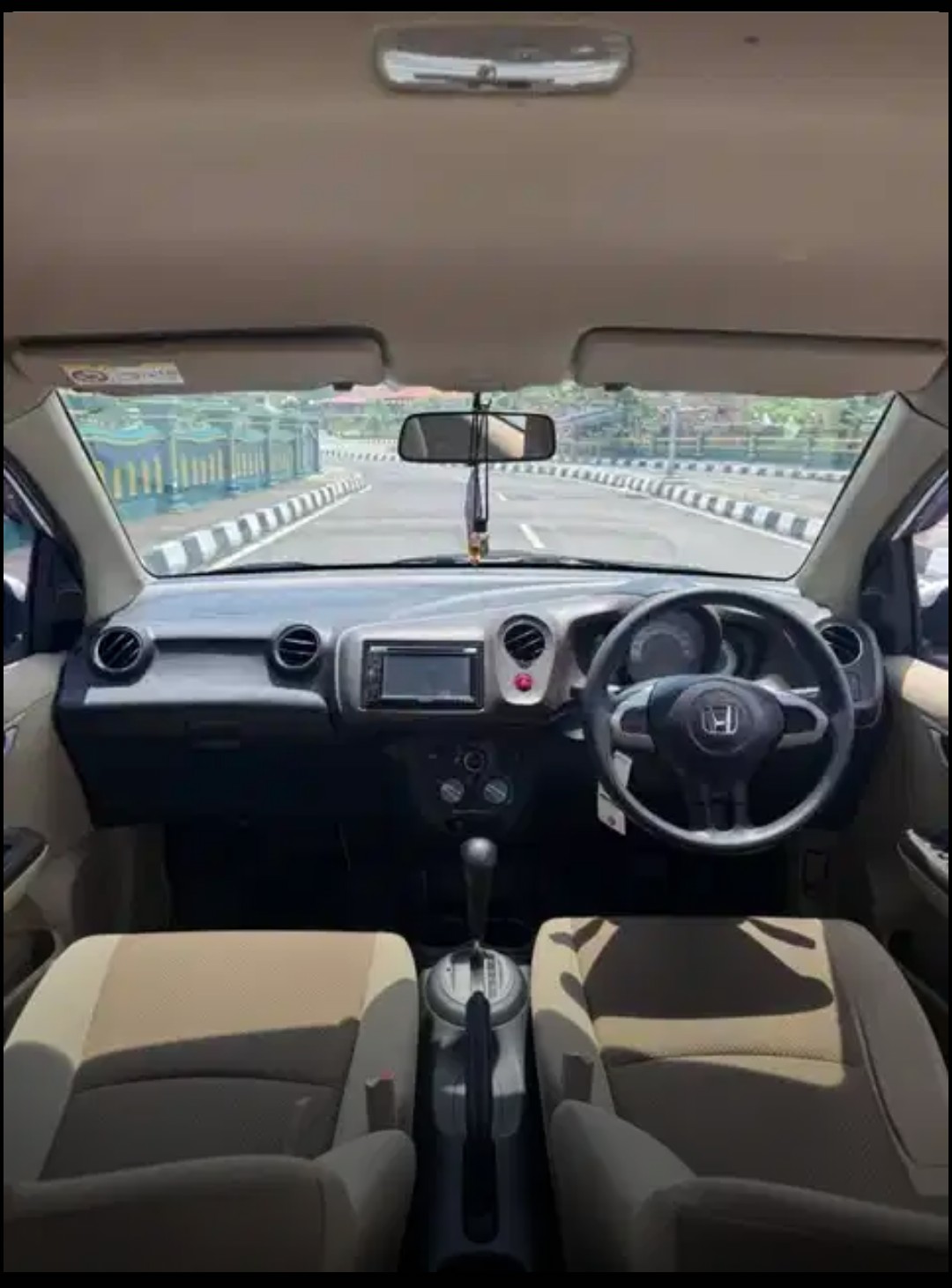 2015 Honda Brio  1.2 E AT 2015 Honda Brio  1.2 E AT