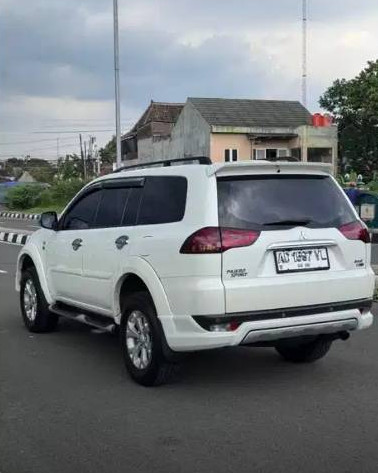 2013 Mitsubishi Pajero Sport  Dakar 4x2 2013 Mitsubishi Pajero Sport  Dakar 4x2