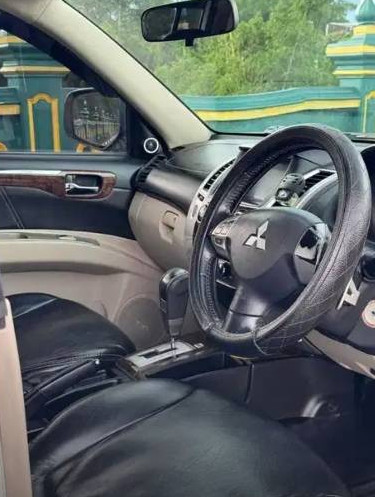 2013 Mitsubishi Pajero Sport  Dakar 4x2 2013 Mitsubishi Pajero Sport  Dakar 4x2