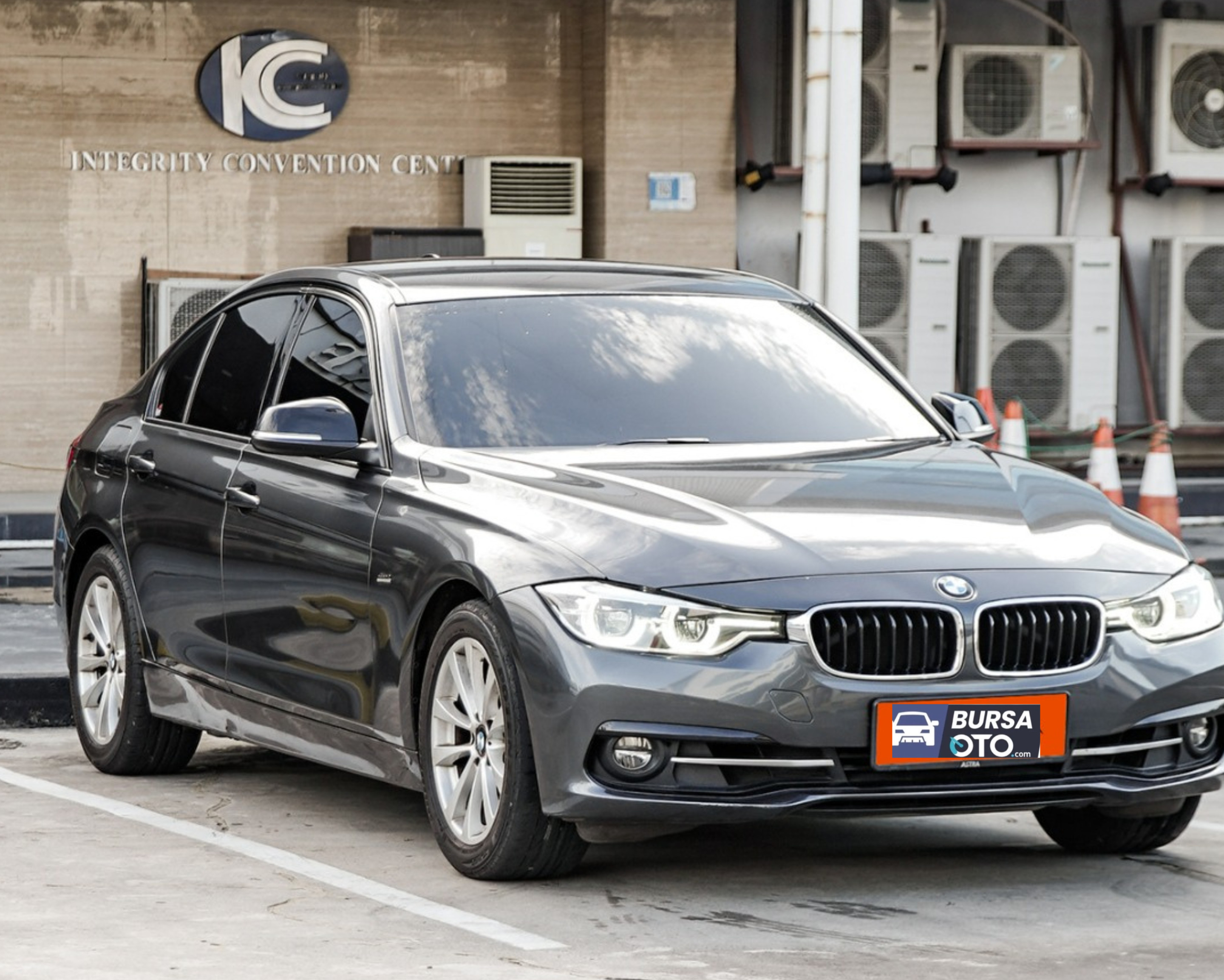 Second Hand 2018 BMW 3 Series Sedan Second Hand 2018 BMW 3 Series Sedan