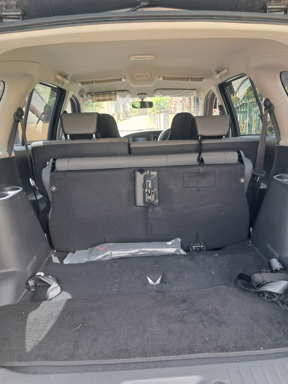 2022 Daihatsu Sigra 1.2 R AT 2022 Daihatsu Sigra 1.2 R AT