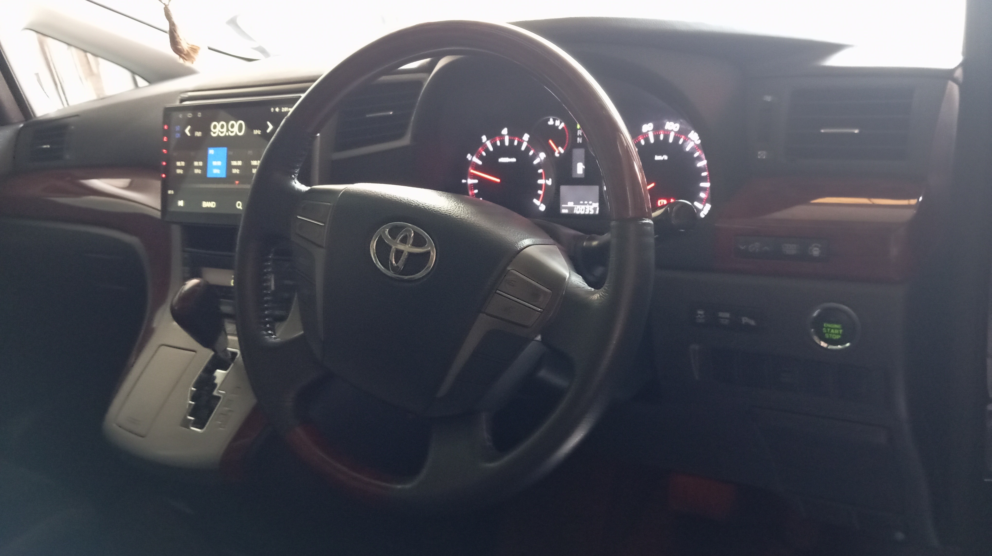 2011 Toyota Vellfire 2011 Toyota Vellfire