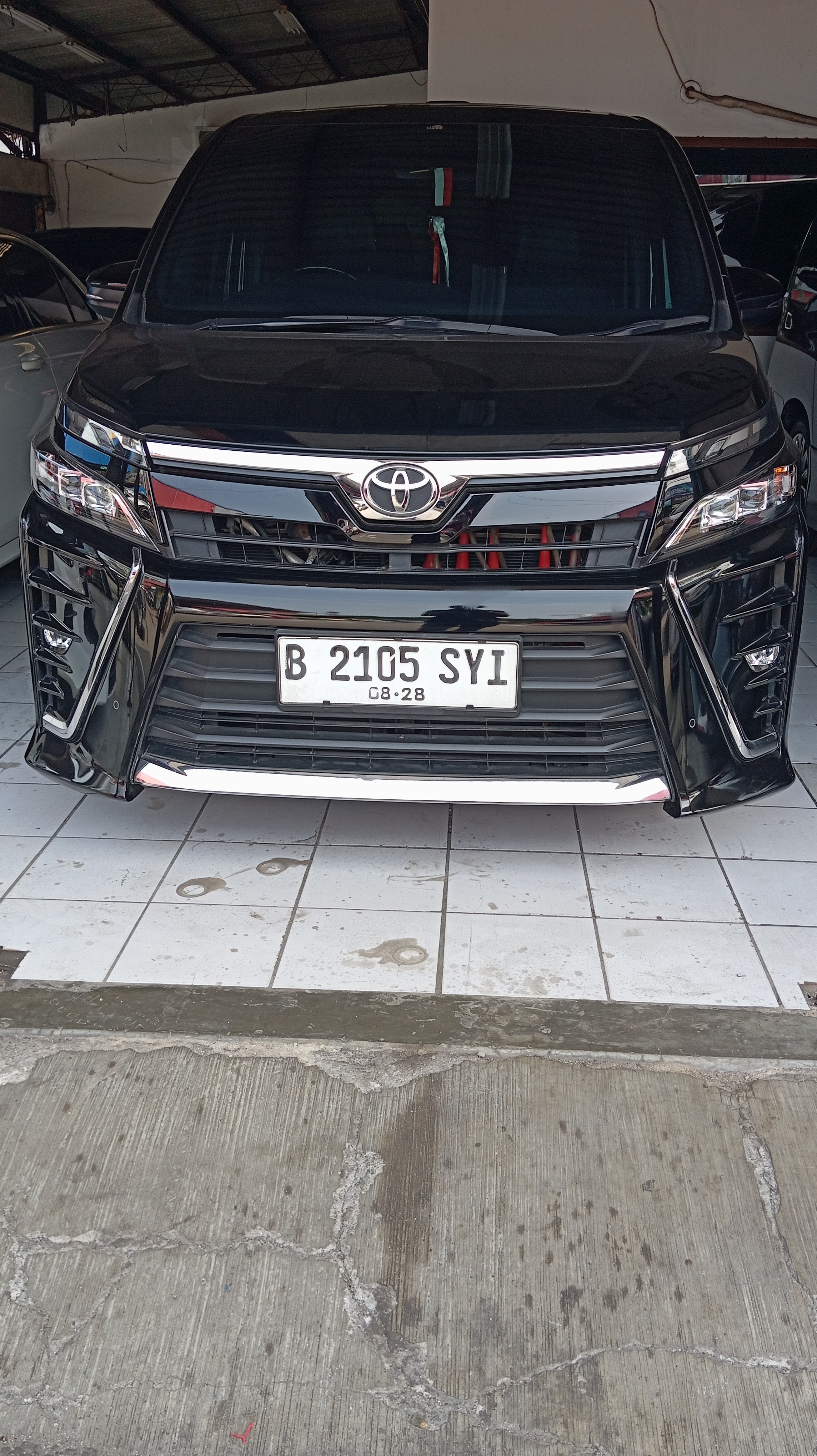 2018 Toyota Voxy 2.0L AT Bekas 2018 Toyota Voxy 2.0L AT Bekas