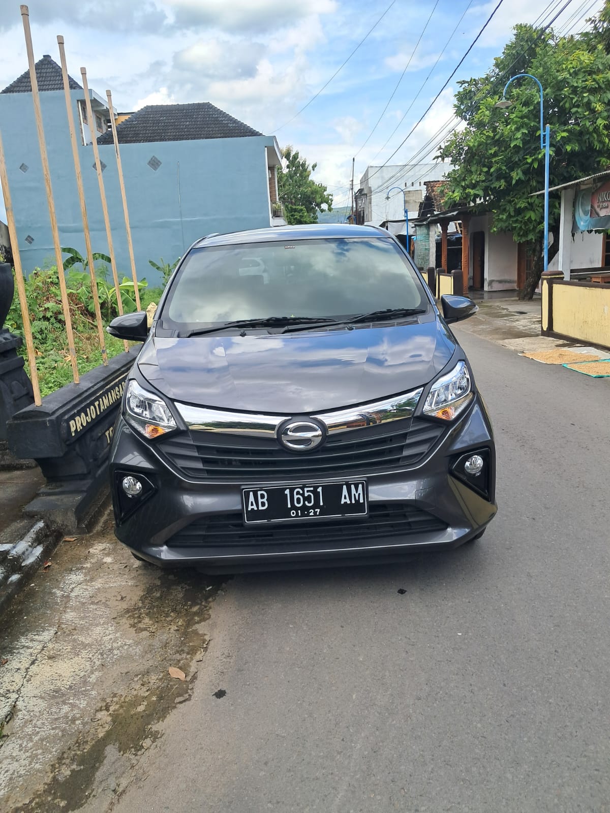 Second Hand 2022 Daihatsu Sigra 1.2 R AT Second Hand 2022 Daihatsu Sigra 1.2 R AT