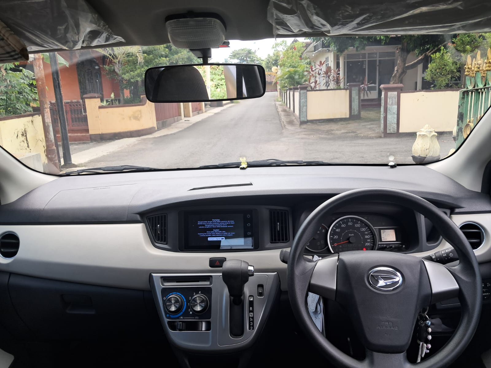 2022 Daihatsu Sigra 1.2 R AT 2022 Daihatsu Sigra 1.2 R AT