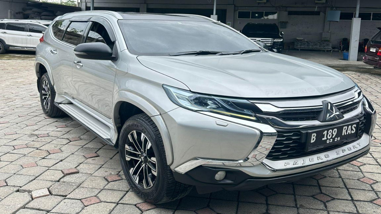 2016 Mitsubishi Pajero Sport Dakar AT 4x2 2016 Mitsubishi Pajero Sport Dakar AT 4x2