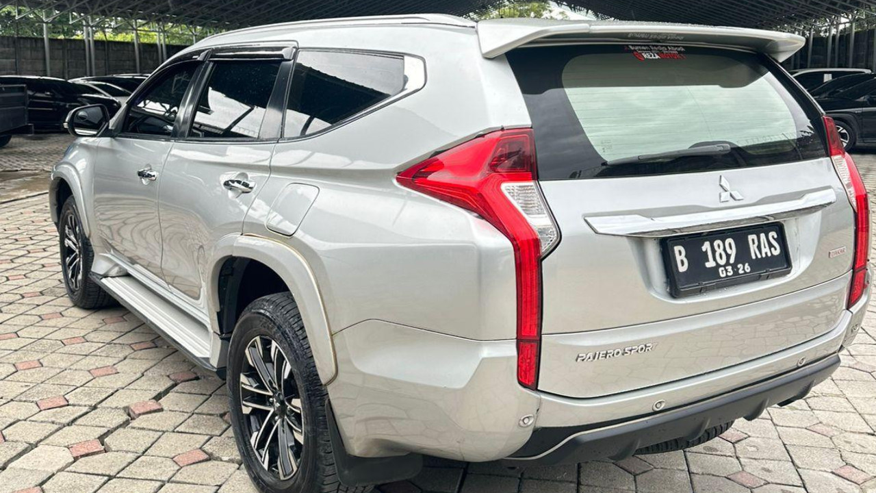 2016 Mitsubishi Pajero Sport Dakar AT 4x2 2016 Mitsubishi Pajero Sport Dakar AT 4x2