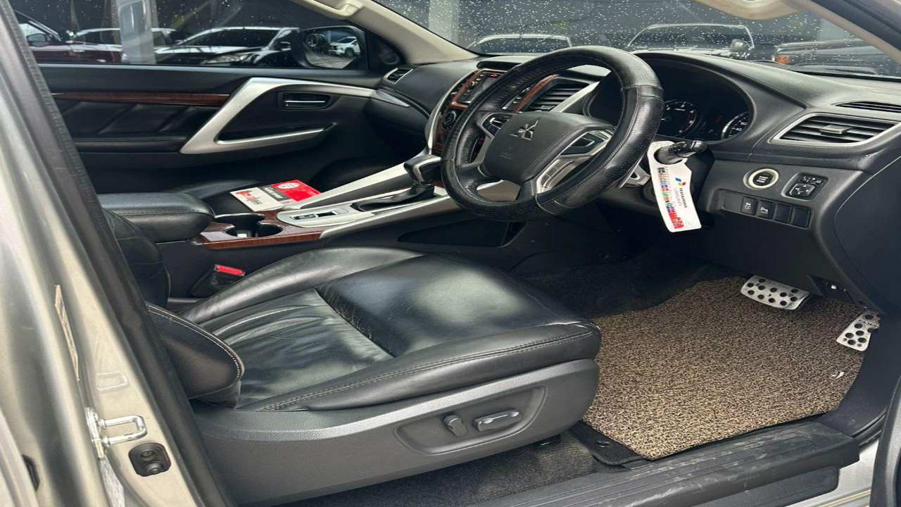 2016 Mitsubishi Pajero Sport Dakar AT 4x2 2016 Mitsubishi Pajero Sport Dakar AT 4x2