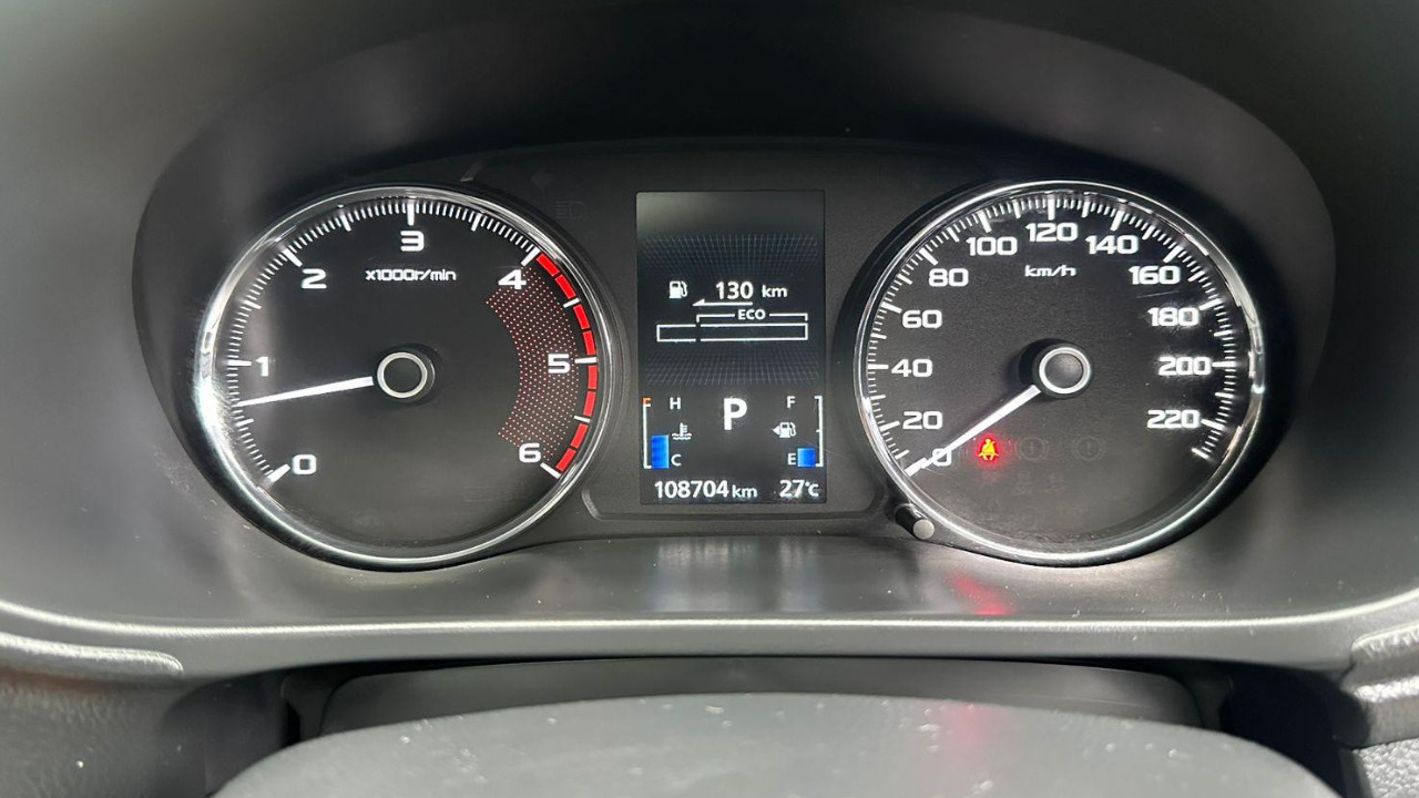 2016 Mitsubishi Pajero Sport Dakar AT 4x2 2016 Mitsubishi Pajero Sport Dakar AT 4x2