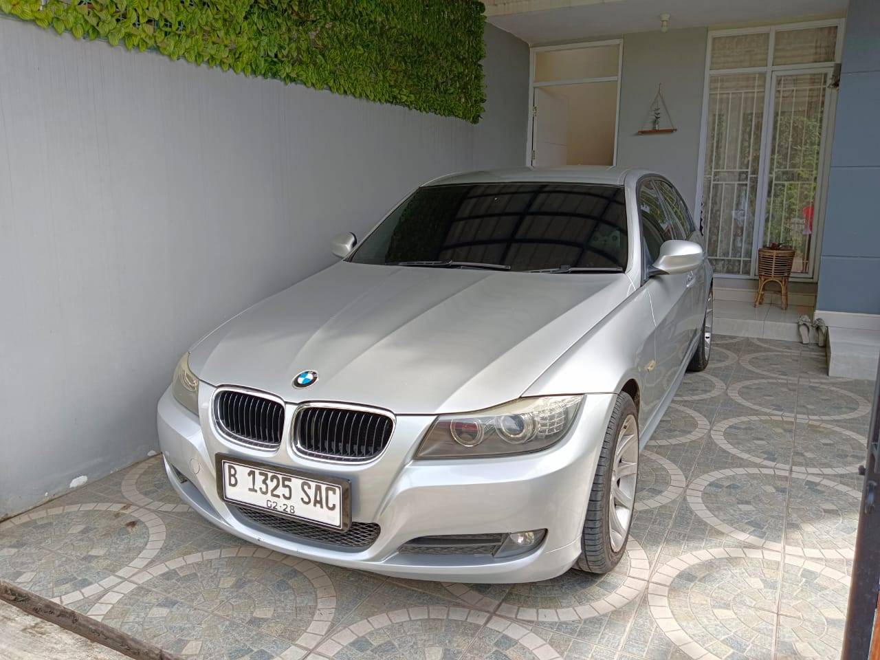 Second Hand 2009 BMW 3 Series Sedan 320i Dynamic Second Hand 2009 BMW 3 Series Sedan 320i Dynamic