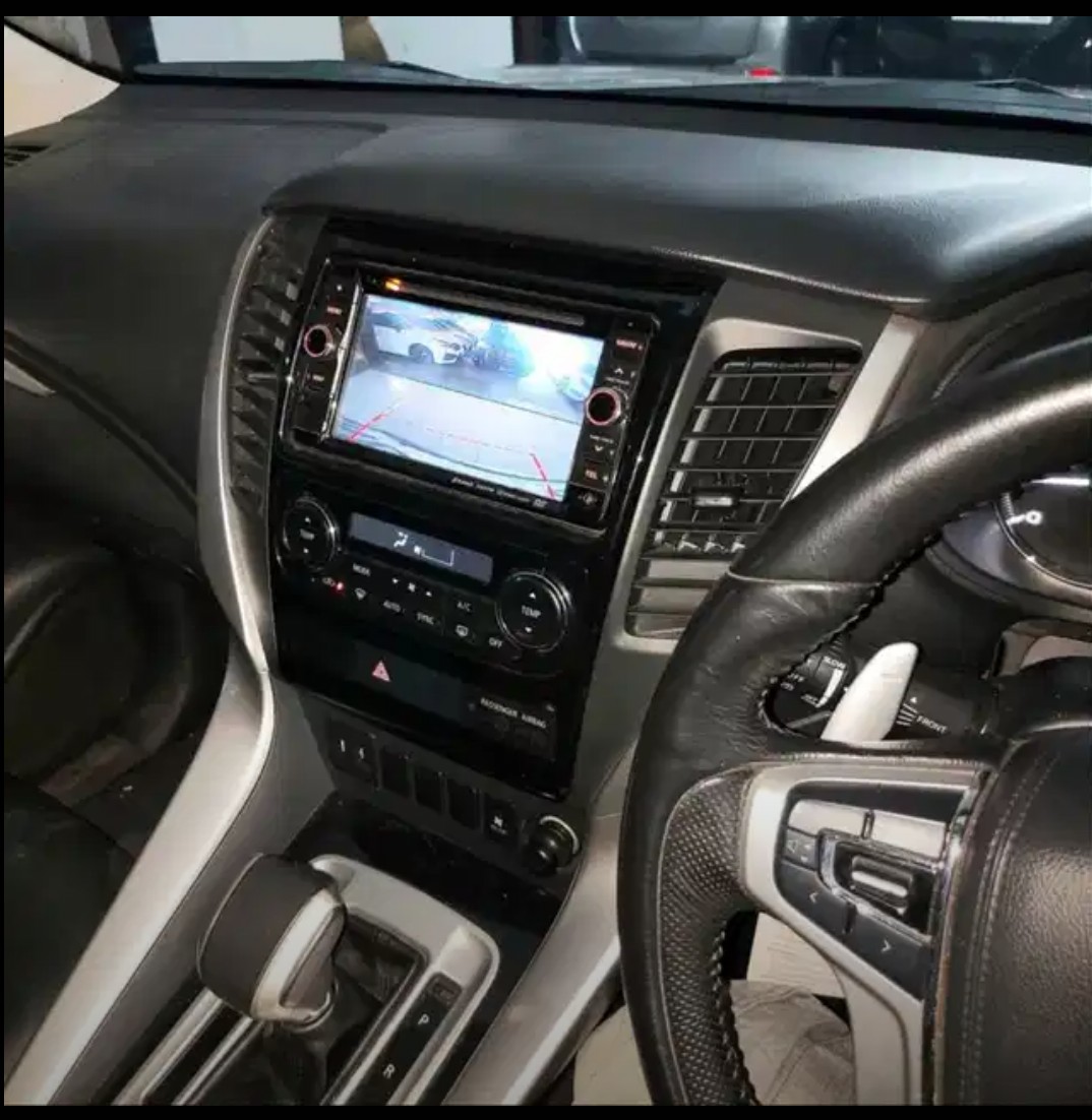 2018 Mitsubishi Pajero SPORT DAKAR 4X2 2.4L AT 2018 Mitsubishi Pajero SPORT DAKAR 4X2 2.4L AT