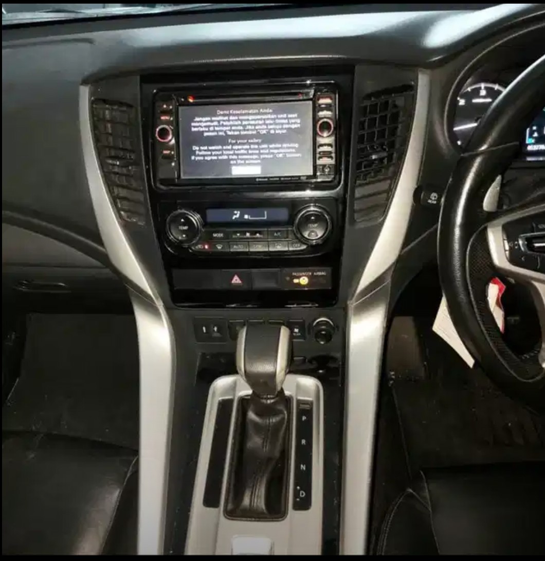 2018 Mitsubishi Pajero SPORT DAKAR 4X2 2.4L AT 2018 Mitsubishi Pajero SPORT DAKAR 4X2 2.4L AT