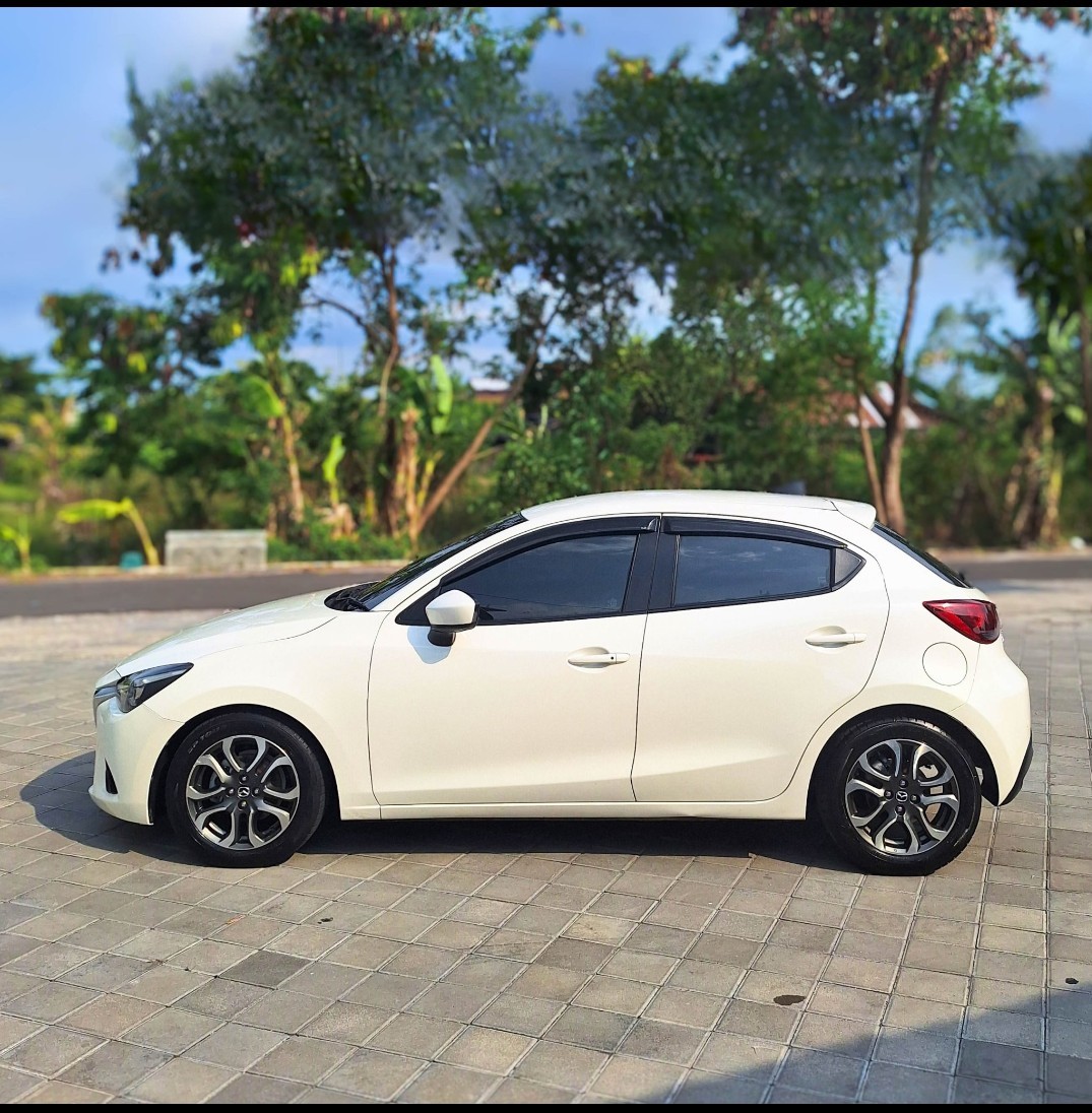 2016 Mazda 2 Hatchback GT 1.5L AT 2016 Mazda 2 Hatchback GT 1.5L AT