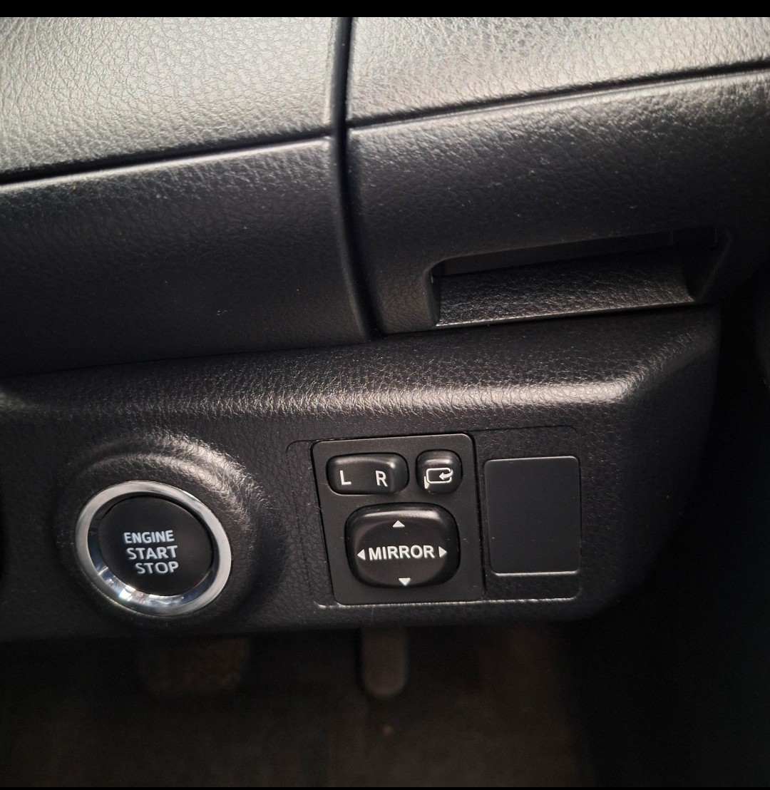 2014 Toyota Yaris  S AT 2014 Toyota Yaris  S AT