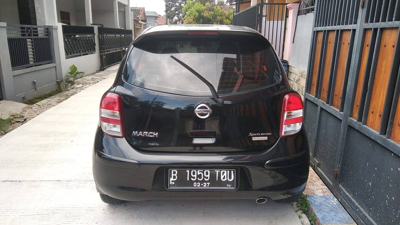 2011 Nissan March 1.2L XS SPORT VERSION AUTECH A/T 2011 Nissan March 1.2L XS SPORT VERSION AUTECH A/T