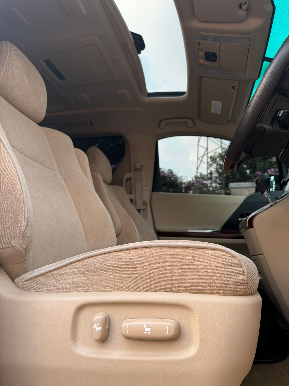 2011 Toyota Vellfire  2.5 ZG AT PREMIUM SOUND 2011 Toyota Vellfire  2.5 ZG AT PREMIUM SOUND