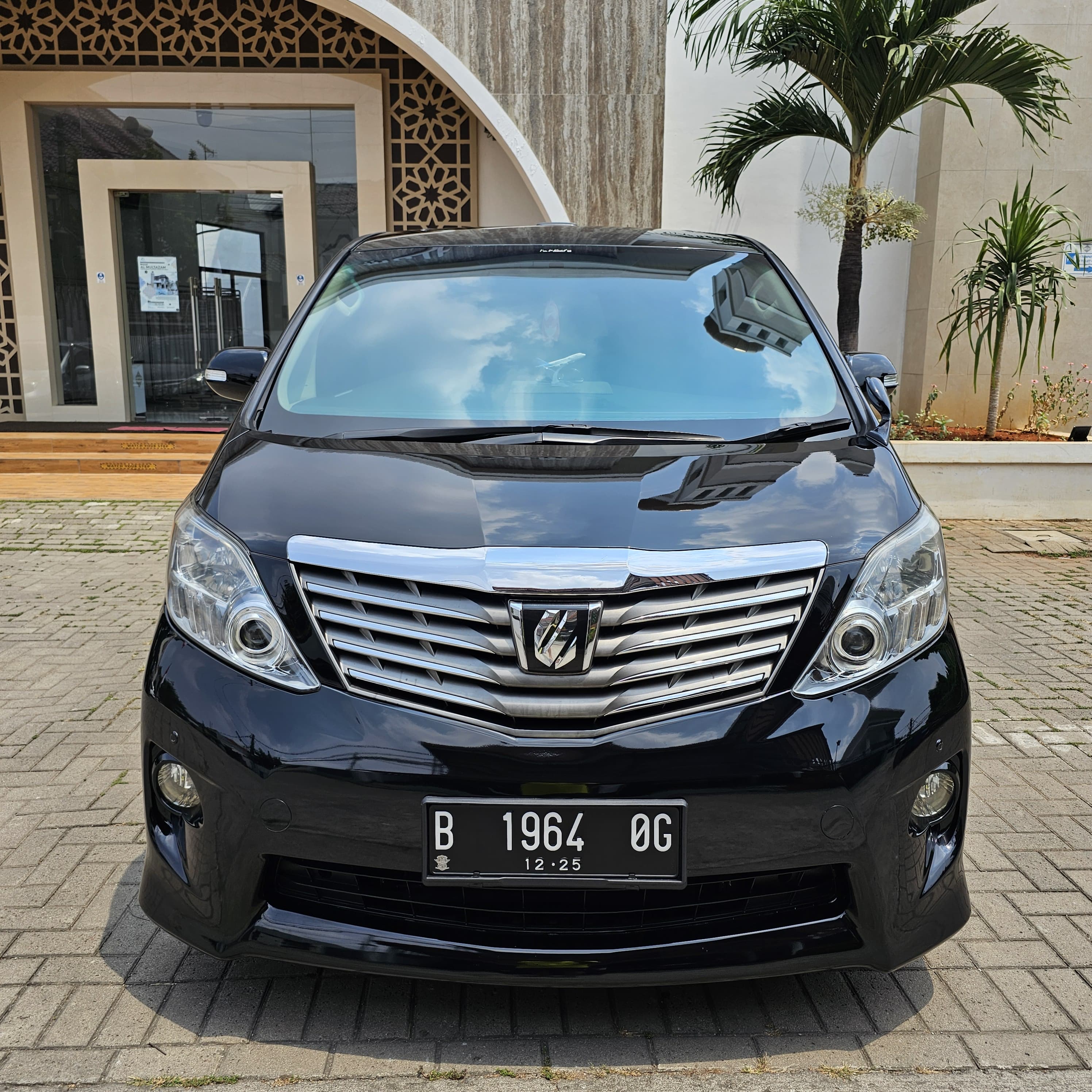 2010 Toyota Alphard Bekas 2010 Toyota Alphard Bekas