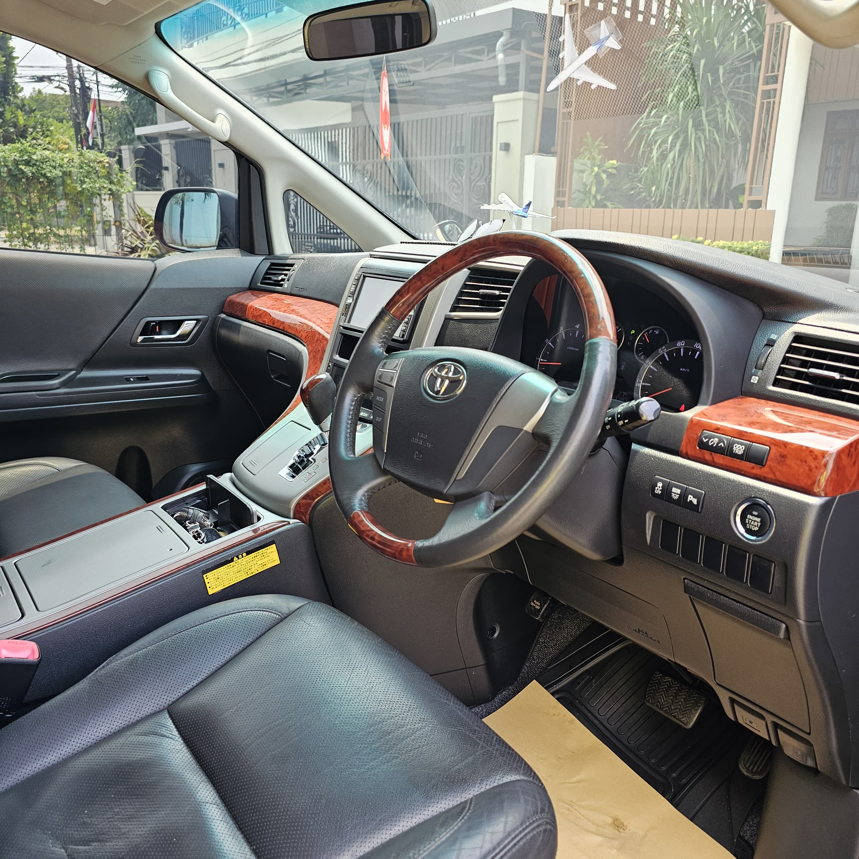 2010 Toyota Alphard 2010 Toyota Alphard