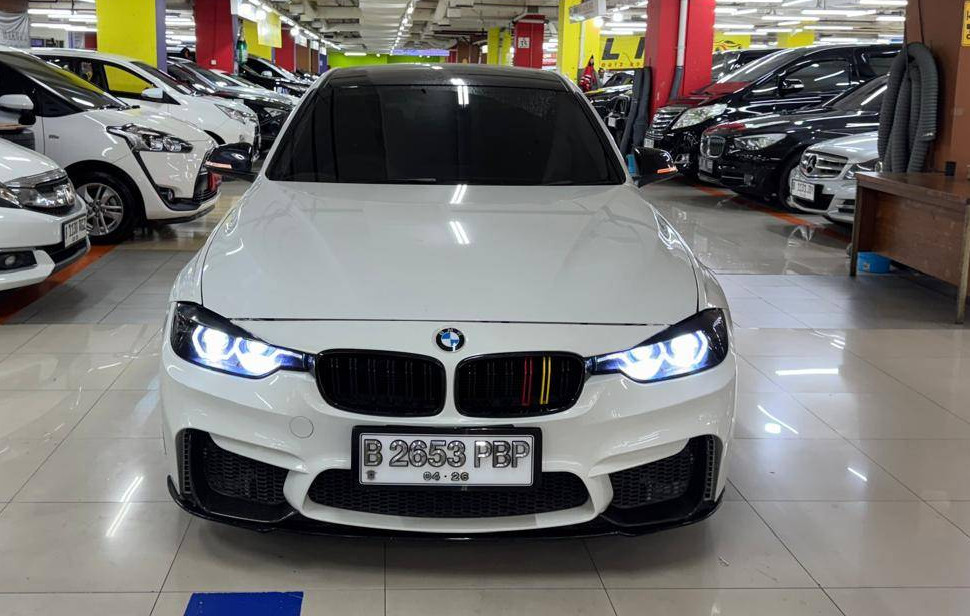 2014 BMW 3 Series Gran Turismo 320i AT Bekas 2014 BMW 3 Series Gran Turismo 320i AT Bekas