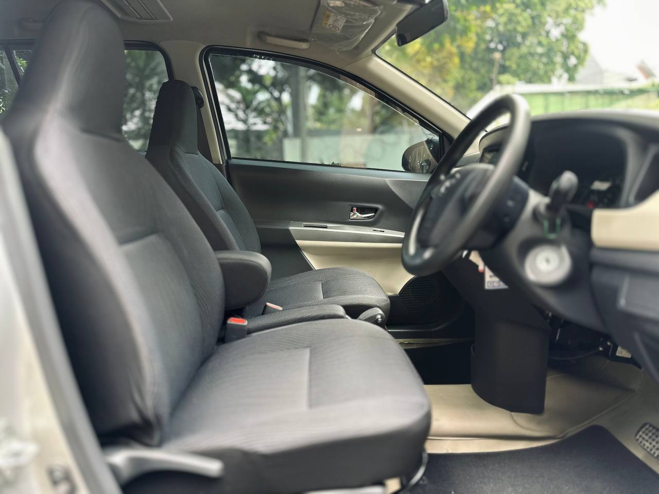 2019 Daihatsu Sigra 1.2 R AT 2019 Daihatsu Sigra 1.2 R AT