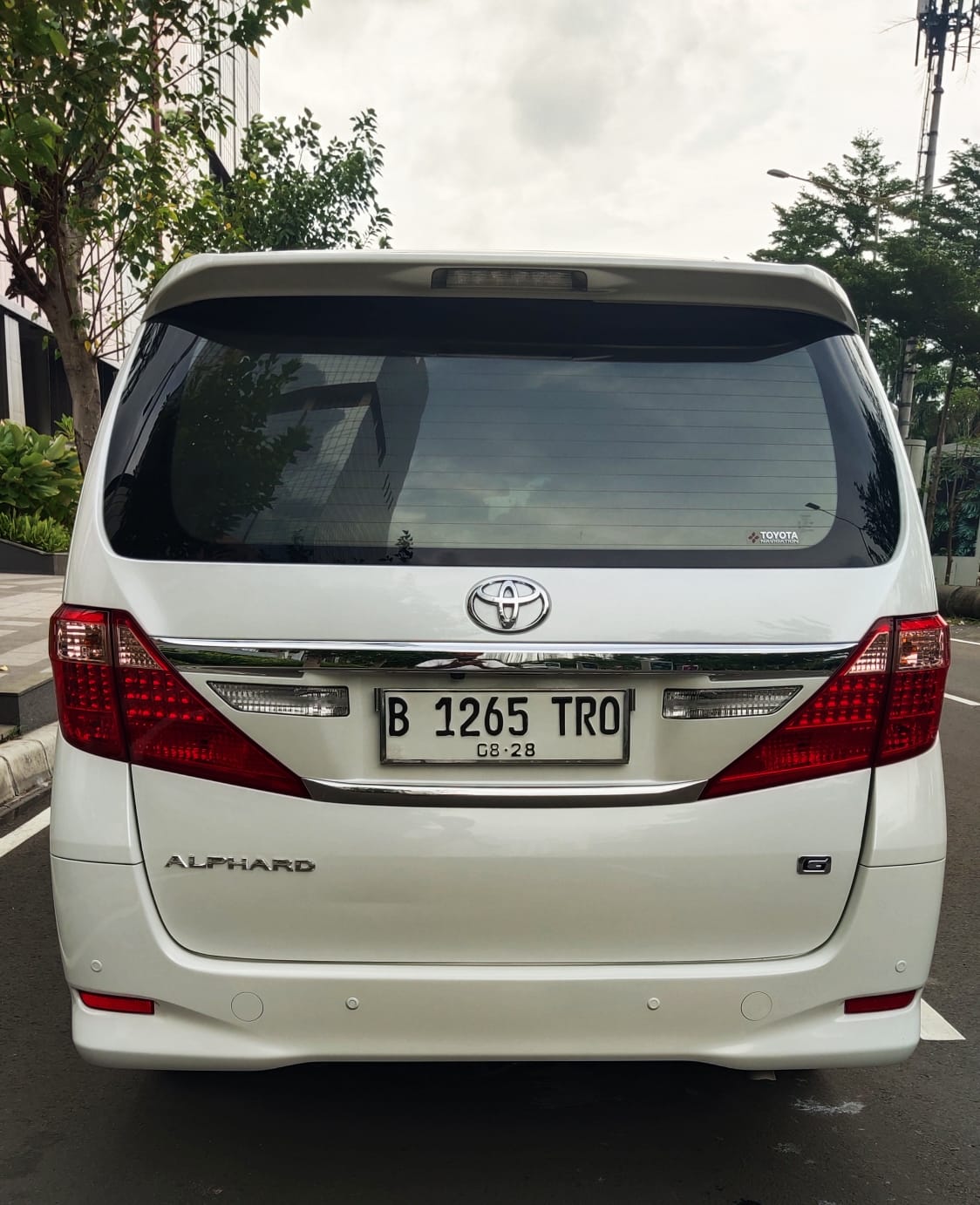 2011 Toyota Alphard 2011 Toyota Alphard